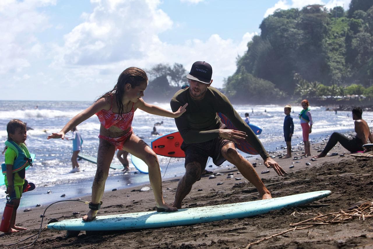 Beginner surf lesson